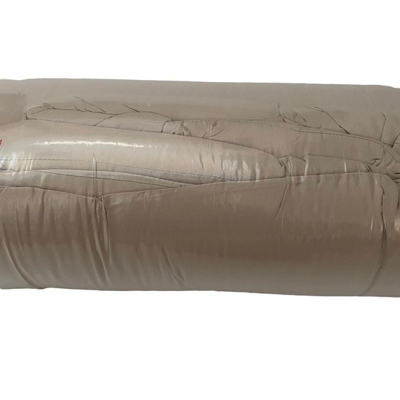 Royal Luxe Lightweight Microfiber Color Down Alternative Full/Queen Comforter - Picture 5 of 5